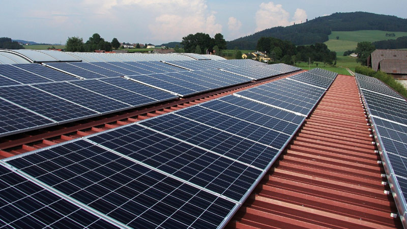 Fotowoltaika wychodzi z cienia