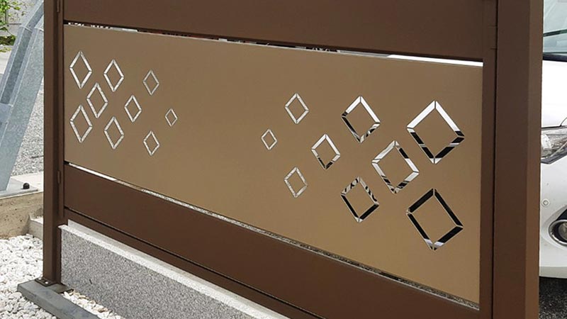 Trend na brązowe - ogrodzenie może być inne!