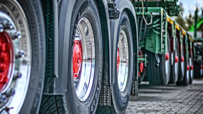 Jak bezpiecznie przewozić materiały budowlane?