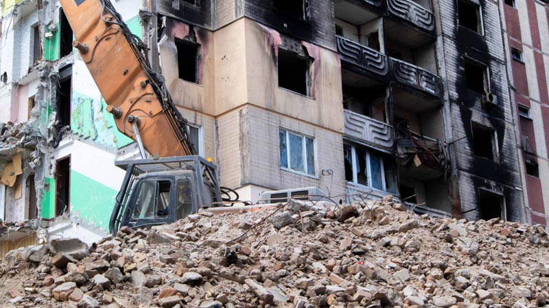 Jaki sprzęt jest potrzebny do rozbiórki budynku?