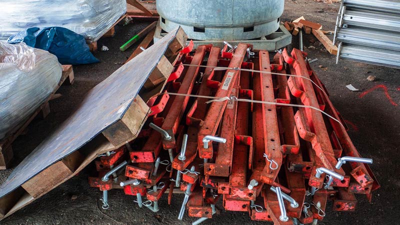 Niezbędne akcesoria do rusztowań: 10 elementów, które zwiększają bezpieczeństwo i wydajność Niezbędne akcesoria do rusztowań: 10 elementów, które zwiększają bezpieczeństwo i wydajność