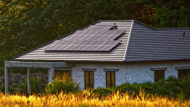 Jak wygląda montaż paneli fotowoltaicznych krok po kroku? 