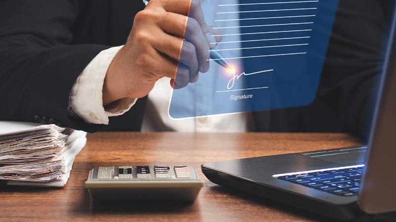 Podpis kwalifikowany i podpis zaufany jako narzędzia obsługi dokumentów w formie elektronicznej