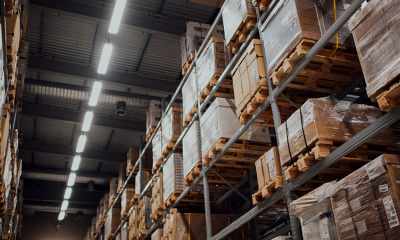 Jak usprawnić pracę magazynu w okresie przedświątecznym?