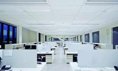 Rola sufitów podwieszanych w ochronie przeciwpożarowej budynków