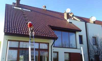 Naprawa dachu po ulewie w Warszawie