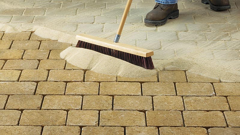 Samodzielne układanie kostki brukowej